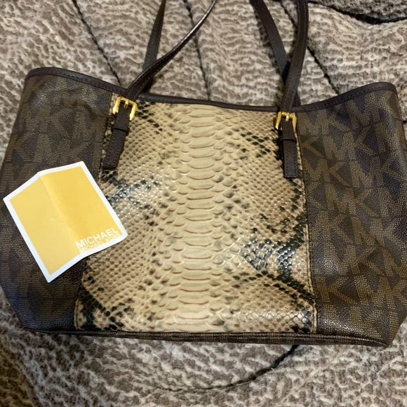 Authentic Michael Kors handbag - Picture 2 of 8